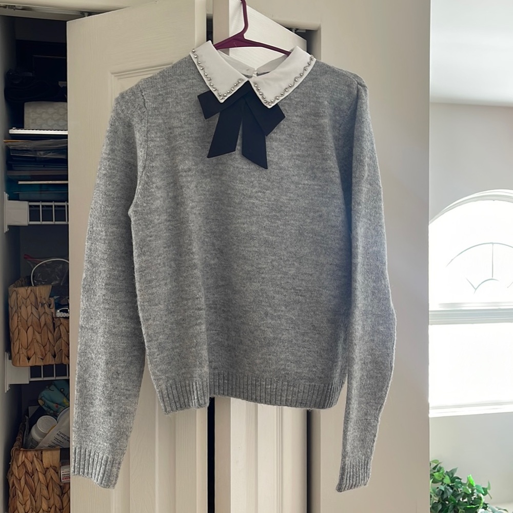 Reserved grey ladies sweater with bow and jeweled collar Small